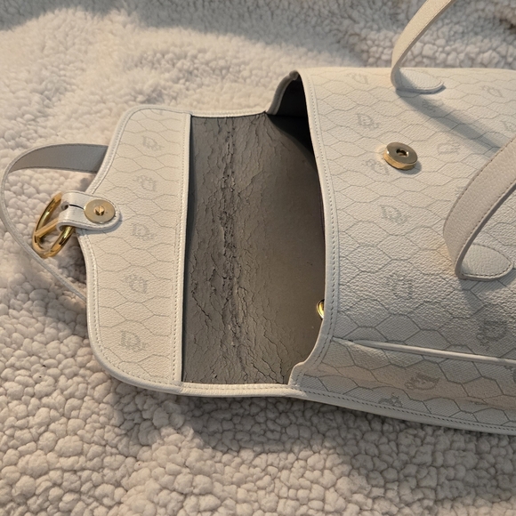 Christian Dior Vintage White Honeycomb Hand bag - Picture 6 of 17